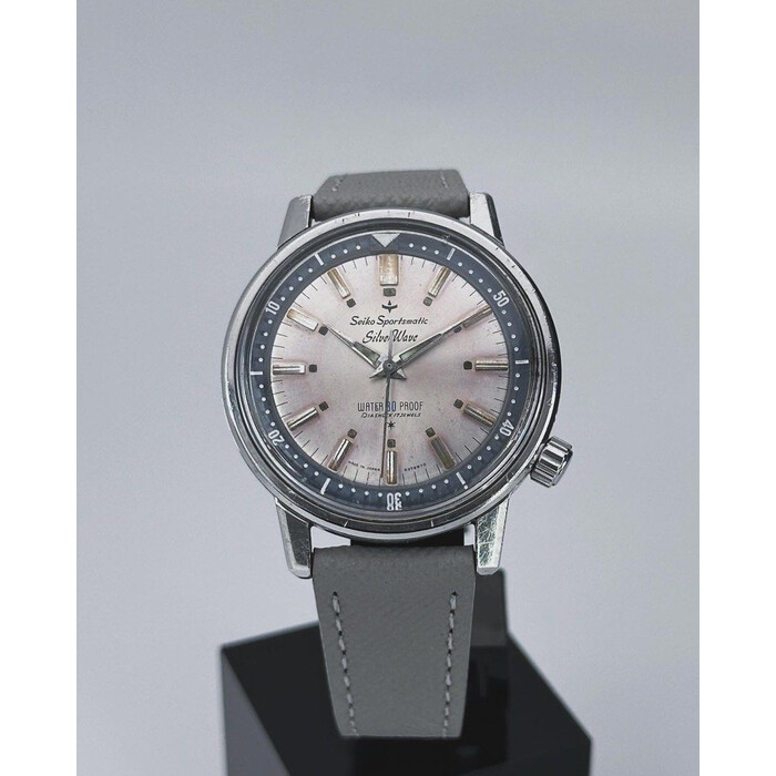 (SOLD!!) 37.5mm • 1964 Seiko Sportmatic Silverwave 6601-7990